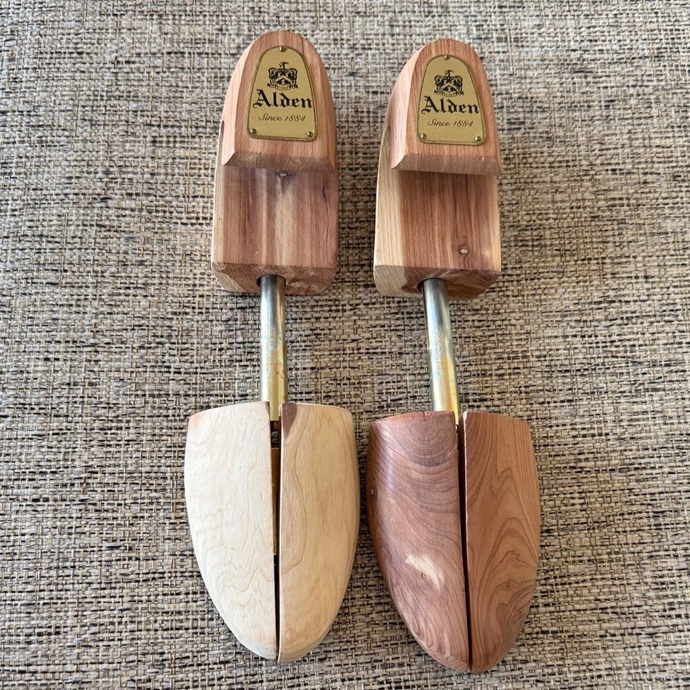 Alden cedar shoe trees